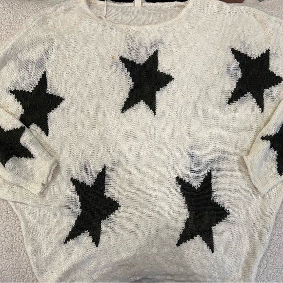 Star sweater, size S/M sm stain on front have not tried to get out - Picture 1 of 2
